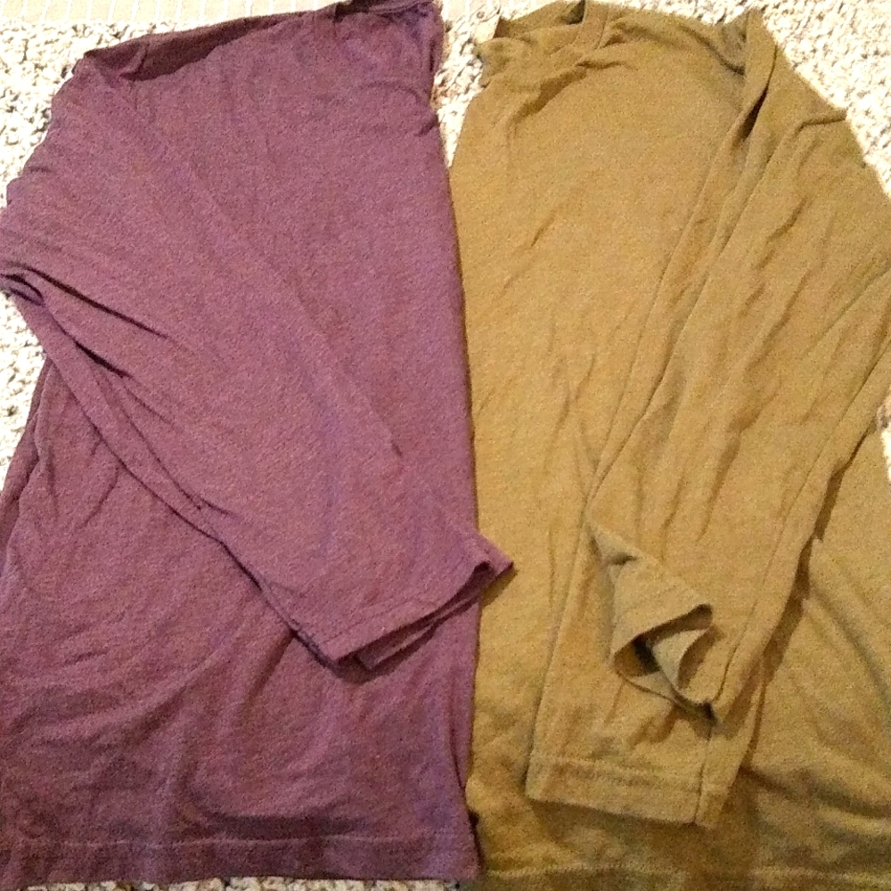 2 long sleeve tee shirts